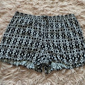 Black and white Pattern lightweight shorts